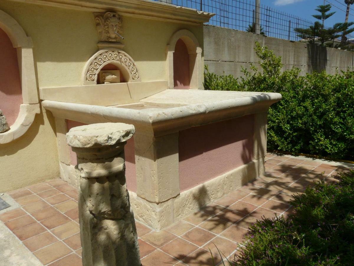 Villa Yucca Avola Exterior photo